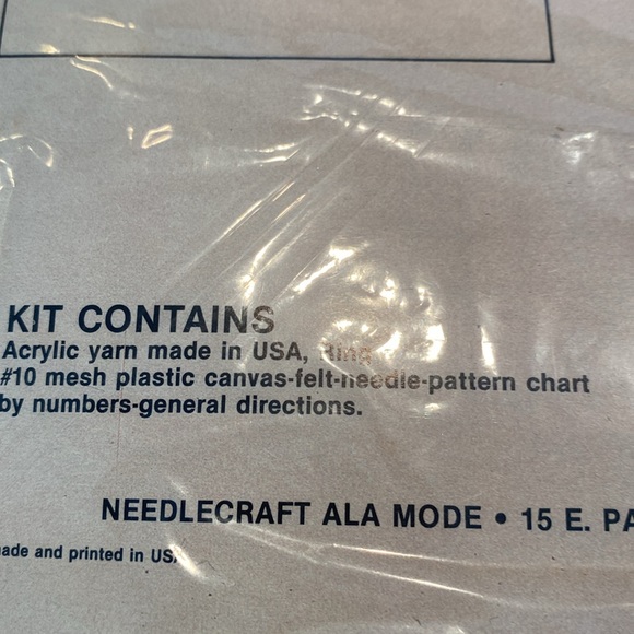 NIP & Vintage 1987 Needlecraft - XMAS Toy Store - Picture 4 of 5